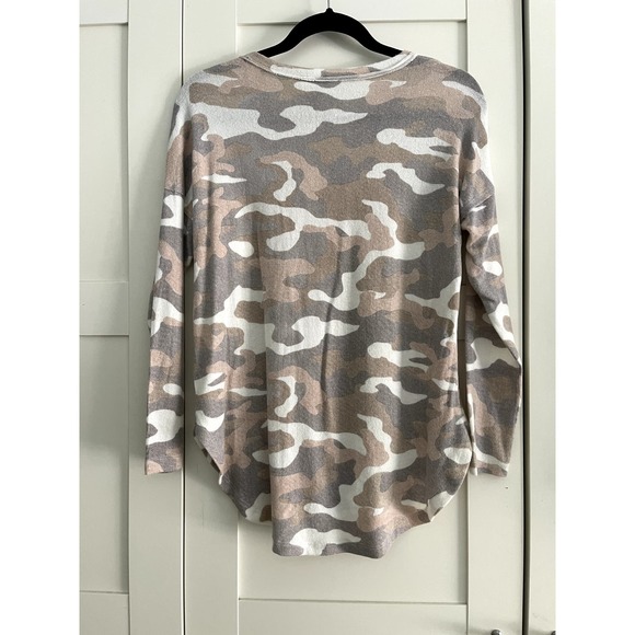 NWT Studio B by Bobeau Light Colored Camo V-Neck Pullover Sweater Top. Sz S - Picture 2 of 7